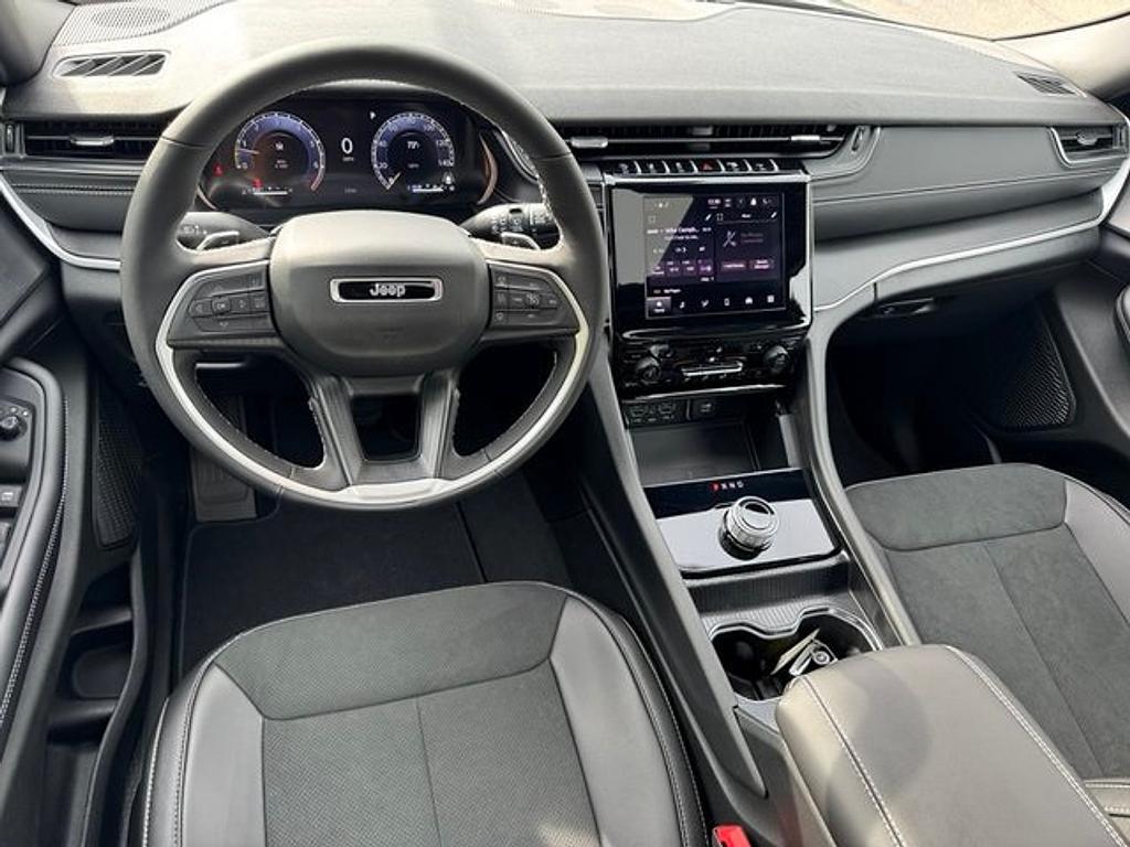 new 2025 Jeep Grand Cherokee car, priced at $38,914