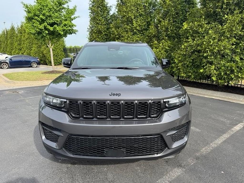 new 2025 Jeep Grand Cherokee car, priced at $38,914