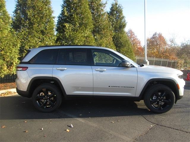new 2025 Jeep Grand Cherokee car, priced at $39,253
