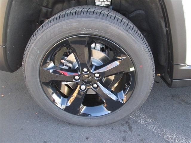 new 2025 Jeep Grand Cherokee car, priced at $39,253