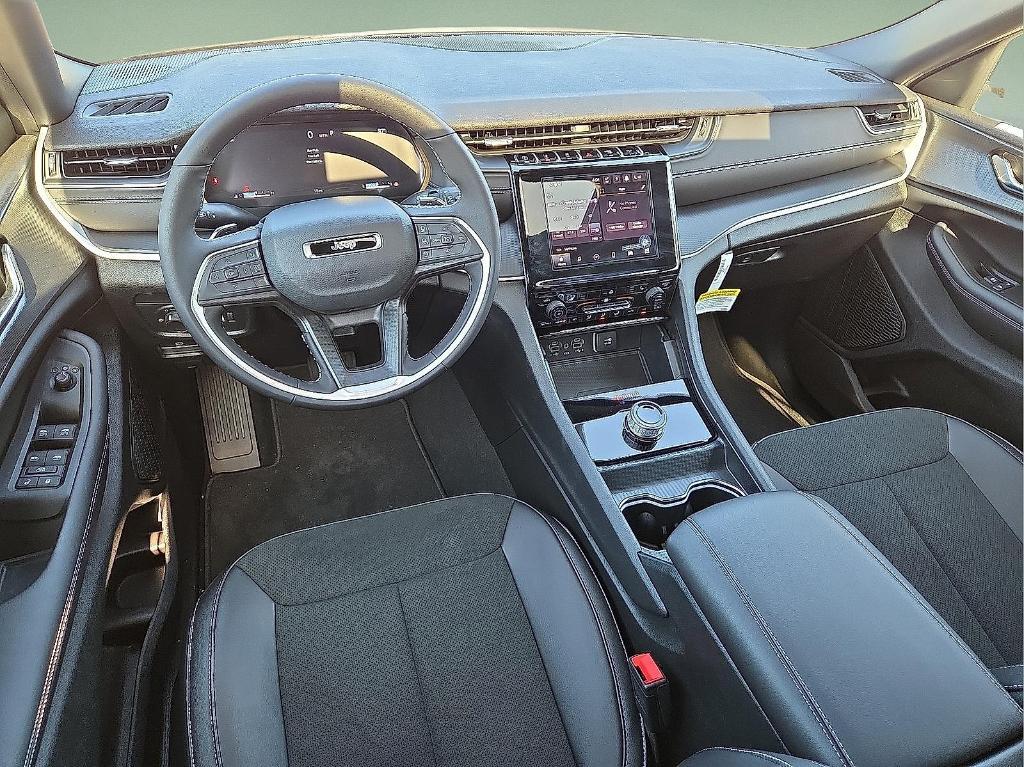 new 2025 Jeep Grand Cherokee car, priced at $42,071