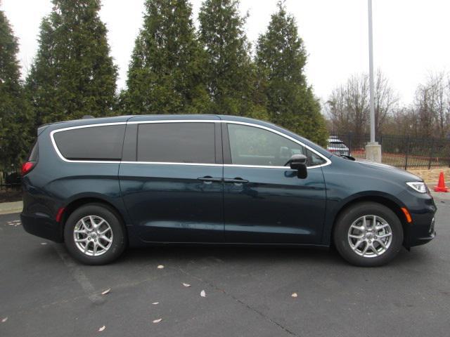 new 2025 Chrysler Pacifica car, priced at $42,661