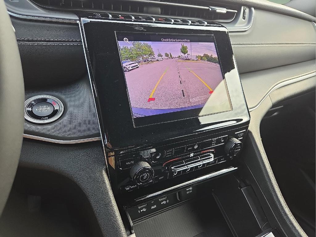 new 2025 Jeep Grand Cherokee car, priced at $41,669