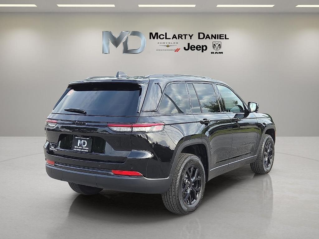 new 2025 Jeep Grand Cherokee car, priced at $41,669