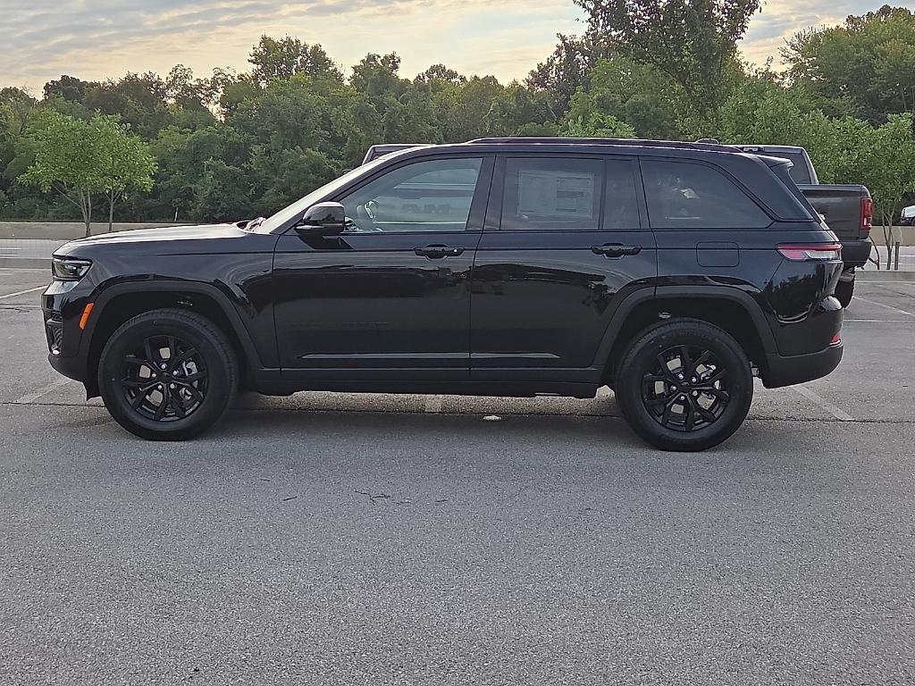 new 2025 Jeep Grand Cherokee car, priced at $41,197
