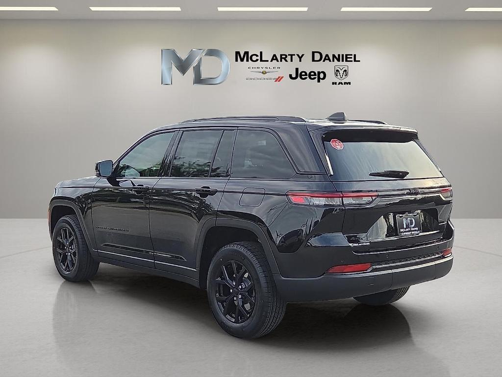 new 2025 Jeep Grand Cherokee car, priced at $41,669