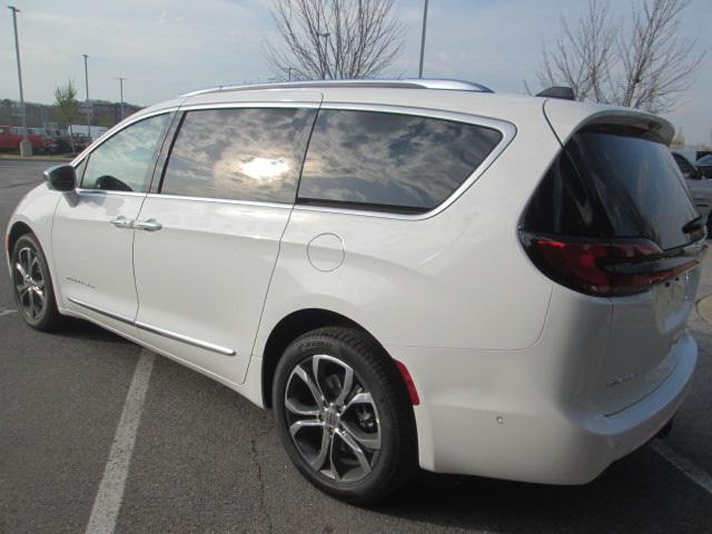 new 2024 Chrysler Pacifica car, priced at $56,701