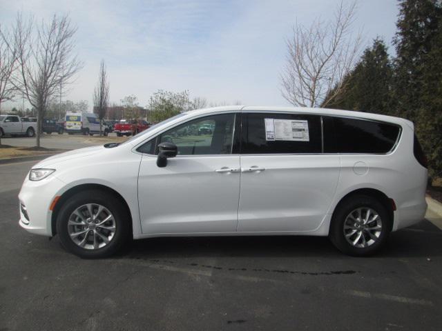 new 2025 Chrysler Pacifica car, priced at $45,806