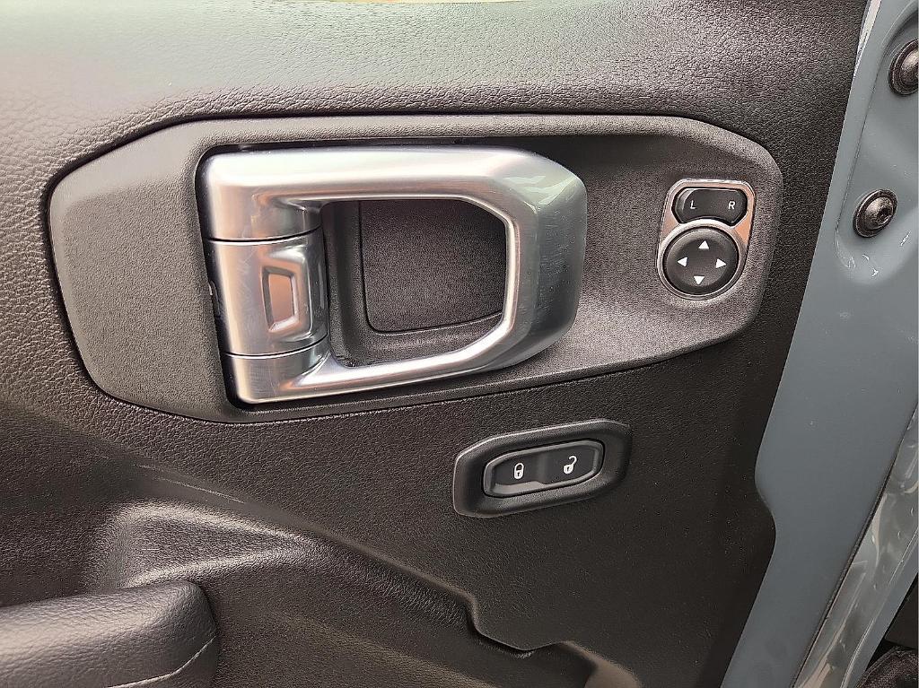 new 2025 Jeep Wrangler car, priced at $49,223