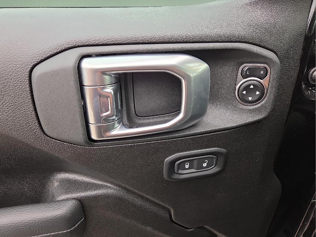 new 2025 Jeep Wrangler car, priced at $55,649