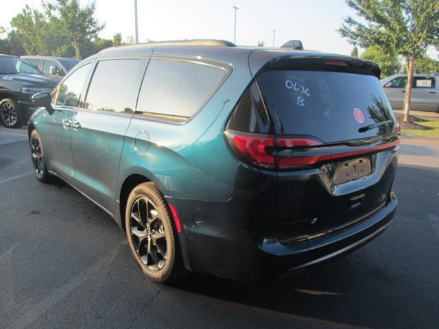 new 2024 Chrysler Pacifica car, priced at $43,420