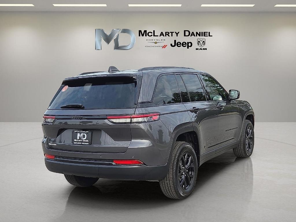 new 2025 Jeep Grand Cherokee car, priced at $37,225