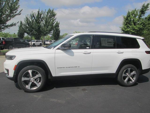 new 2024 Jeep Grand Cherokee L car, priced at $45,589