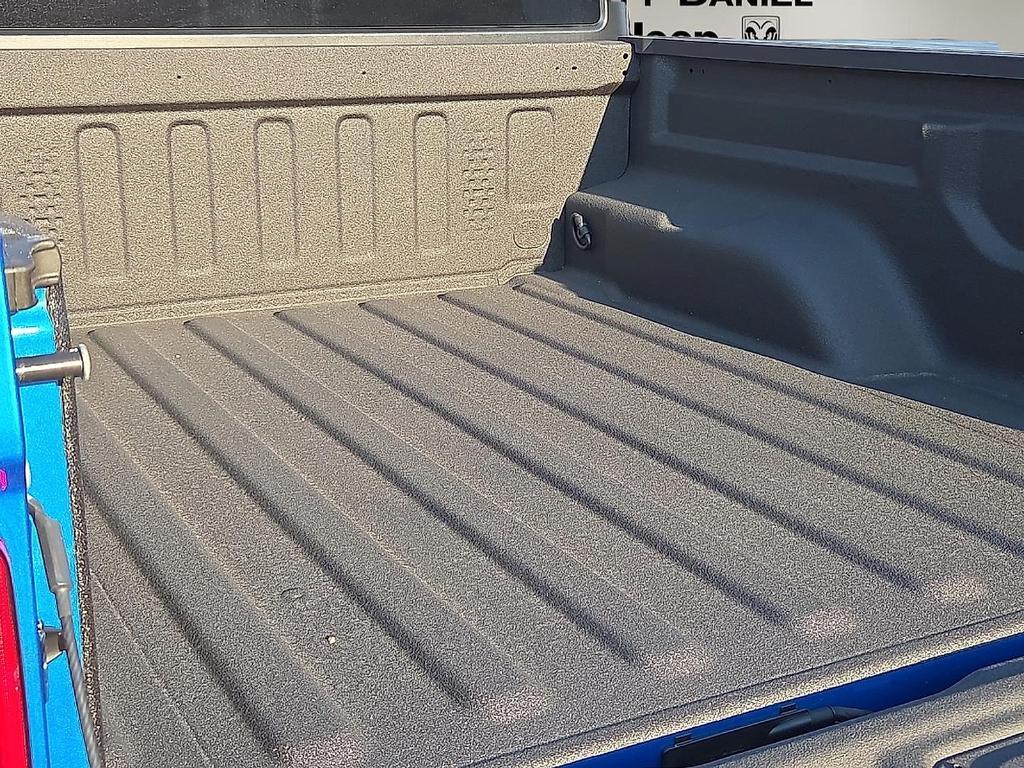 new 2025 Jeep Gladiator car, priced at $41,077