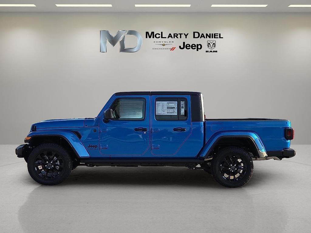 new 2025 Jeep Gladiator car, priced at $41,077