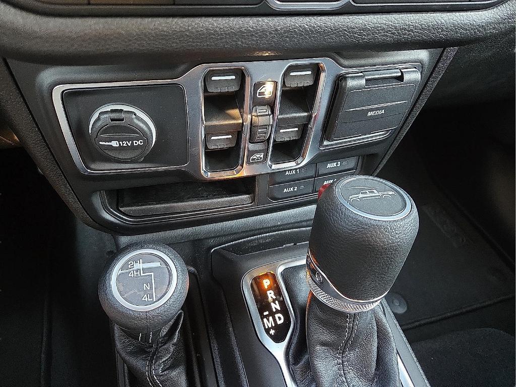 new 2025 Jeep Gladiator car, priced at $41,077