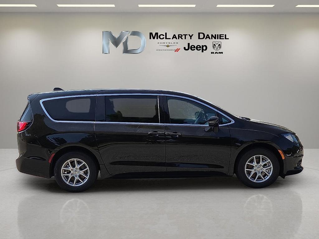new 2025 Chrysler Voyager car, priced at $35,521
