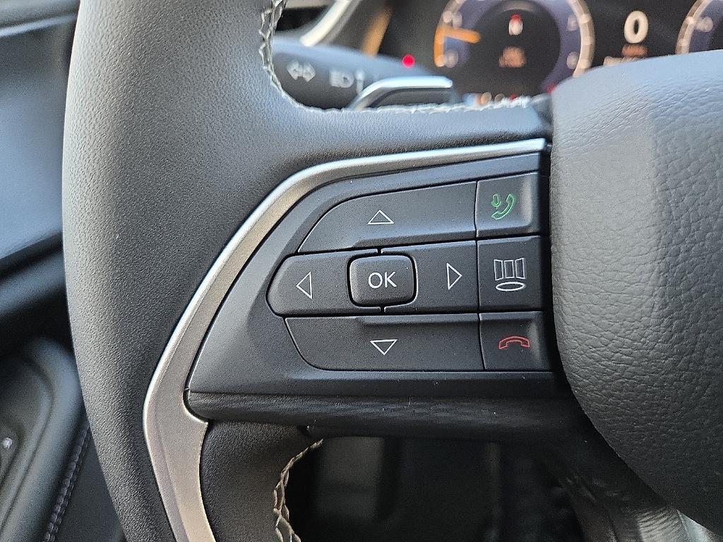 new 2025 Jeep Grand Cherokee car, priced at $37,494