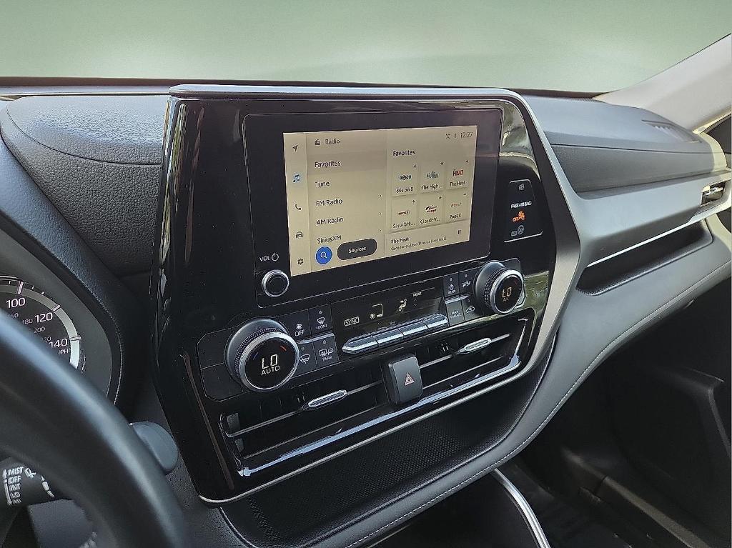 used 2024 Toyota Highlander car, priced at $33,605