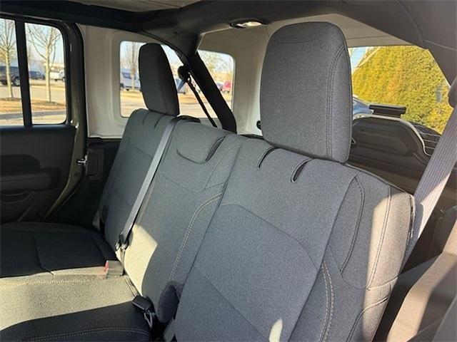new 2025 Jeep Wrangler car, priced at $41,652
