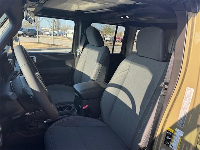 new 2025 Jeep Wrangler car, priced at $41,652