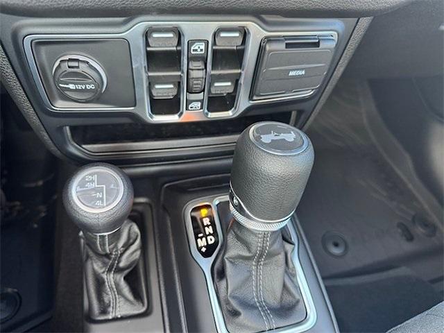 new 2025 Jeep Wrangler car, priced at $41,652