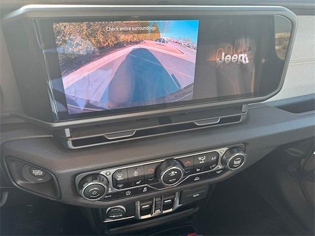 new 2025 Jeep Wrangler car, priced at $41,652