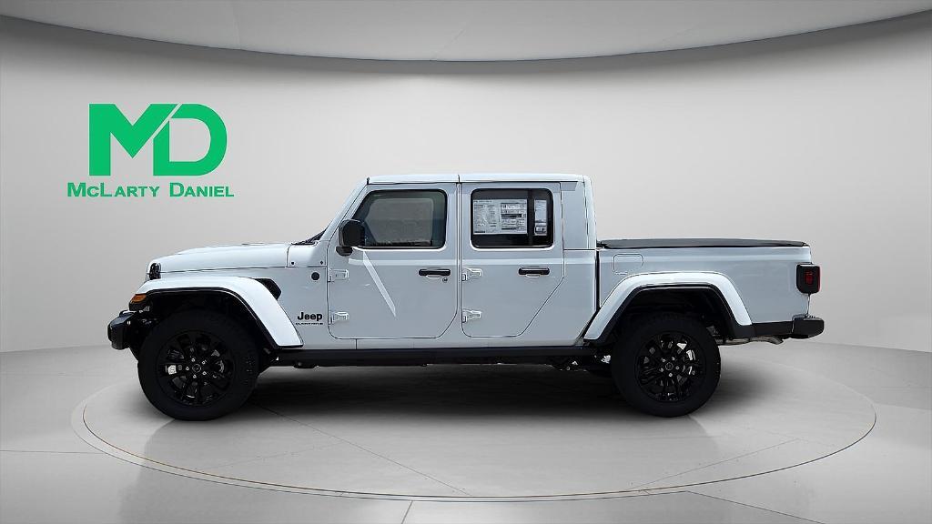 new 2025 Jeep Gladiator car, priced at $38,170