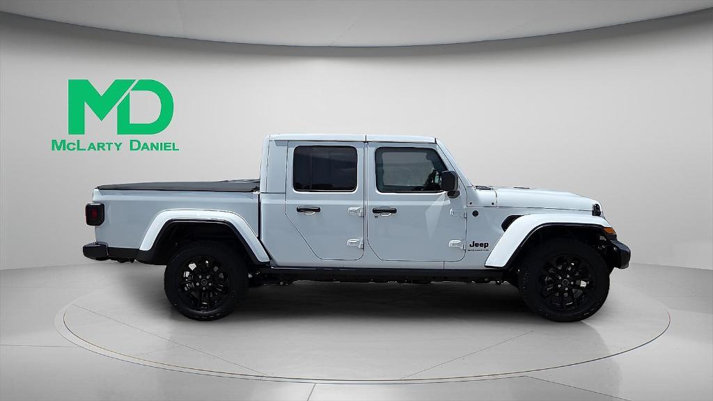 new 2025 Jeep Gladiator car, priced at $38,170