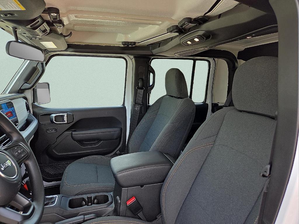 new 2025 Jeep Gladiator car, priced at $38,170