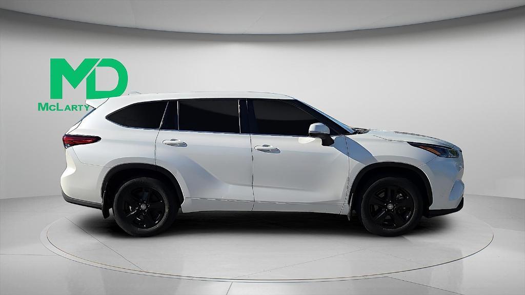 used 2021 Toyota Highlander car, priced at $24,990
