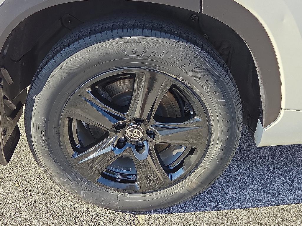 used 2021 Toyota Highlander car, priced at $24,990