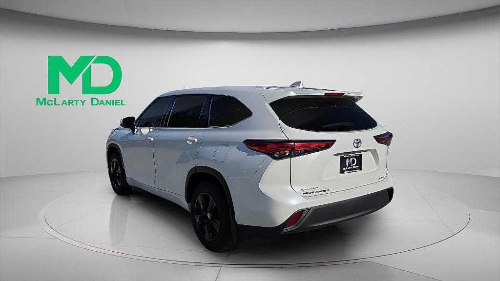 used 2021 Toyota Highlander car, priced at $24,990