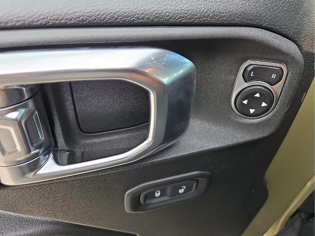 new 2025 Jeep Wrangler car, priced at $44,333