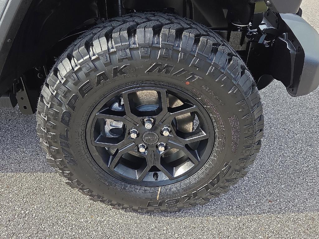 new 2025 Jeep Wrangler car, priced at $44,333