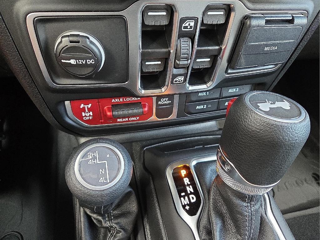 new 2025 Jeep Wrangler car, priced at $43,472