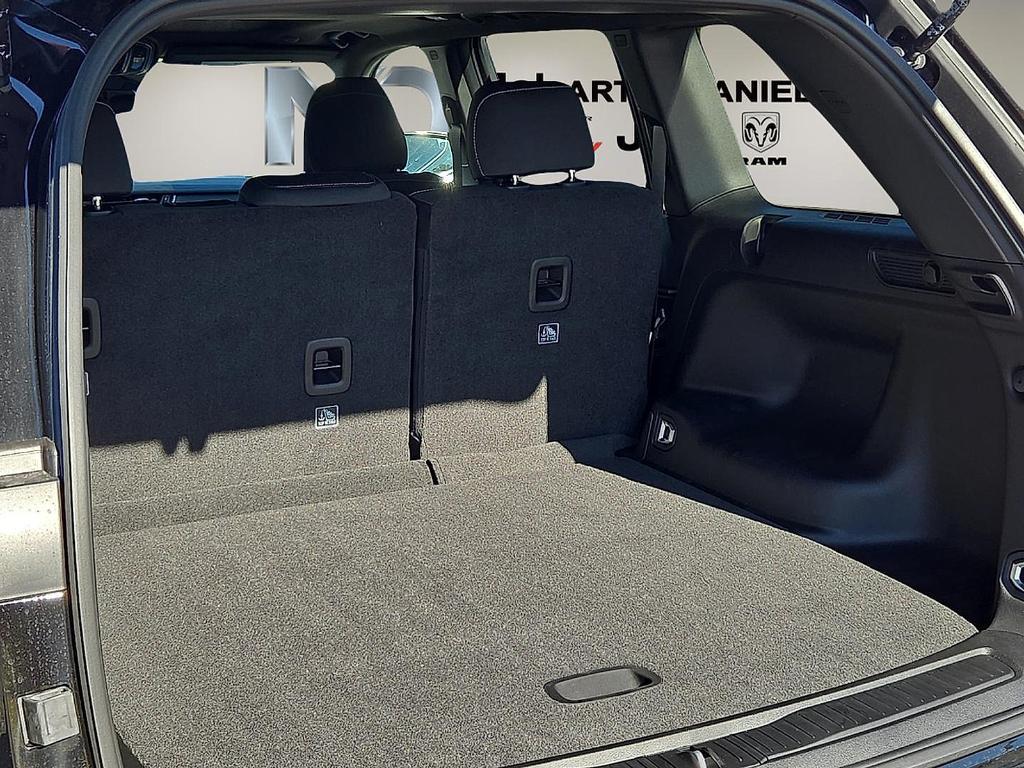 new 2025 Jeep Grand Cherokee car, priced at $38,041