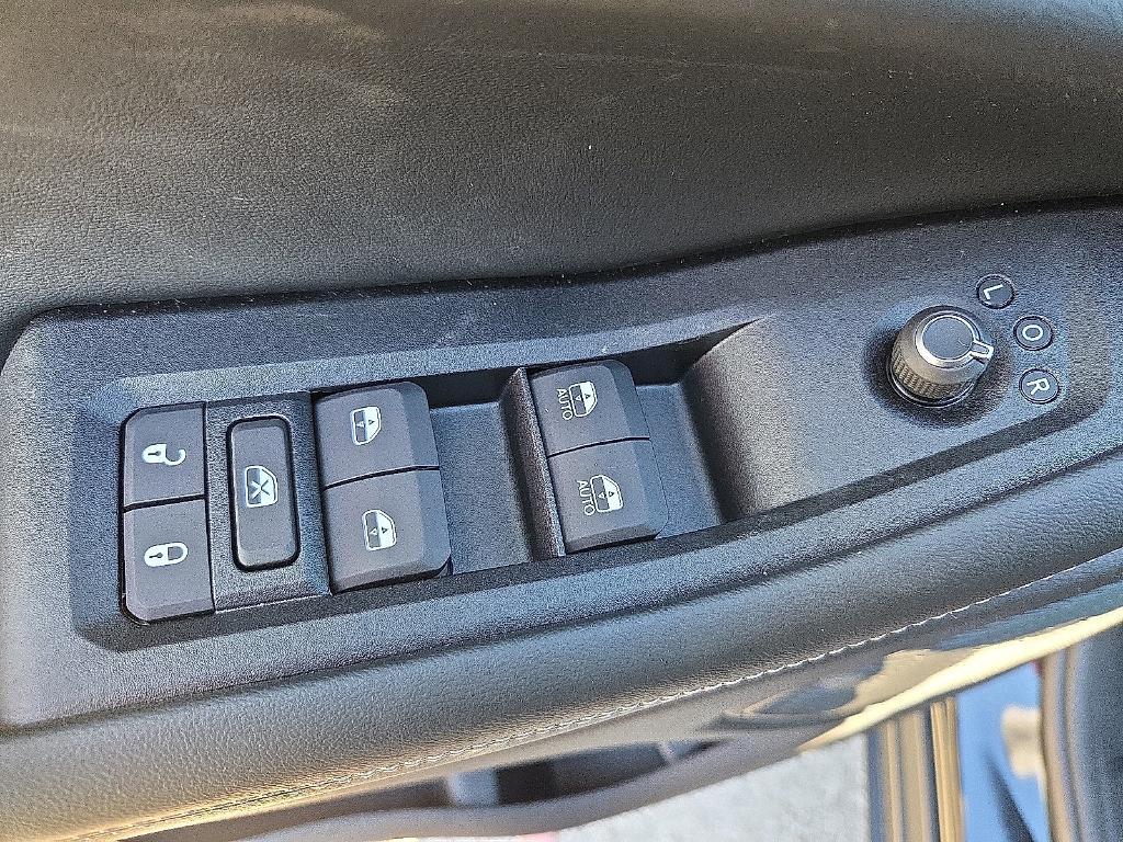 new 2025 Jeep Grand Cherokee car, priced at $38,041