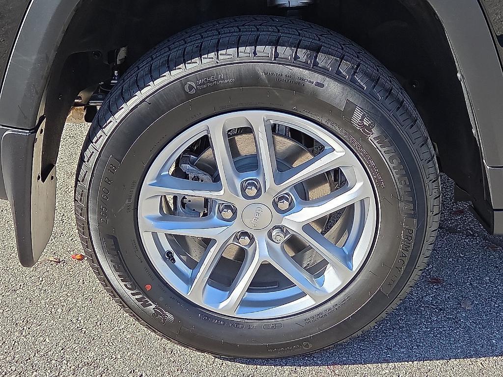 new 2025 Jeep Grand Cherokee car, priced at $38,041