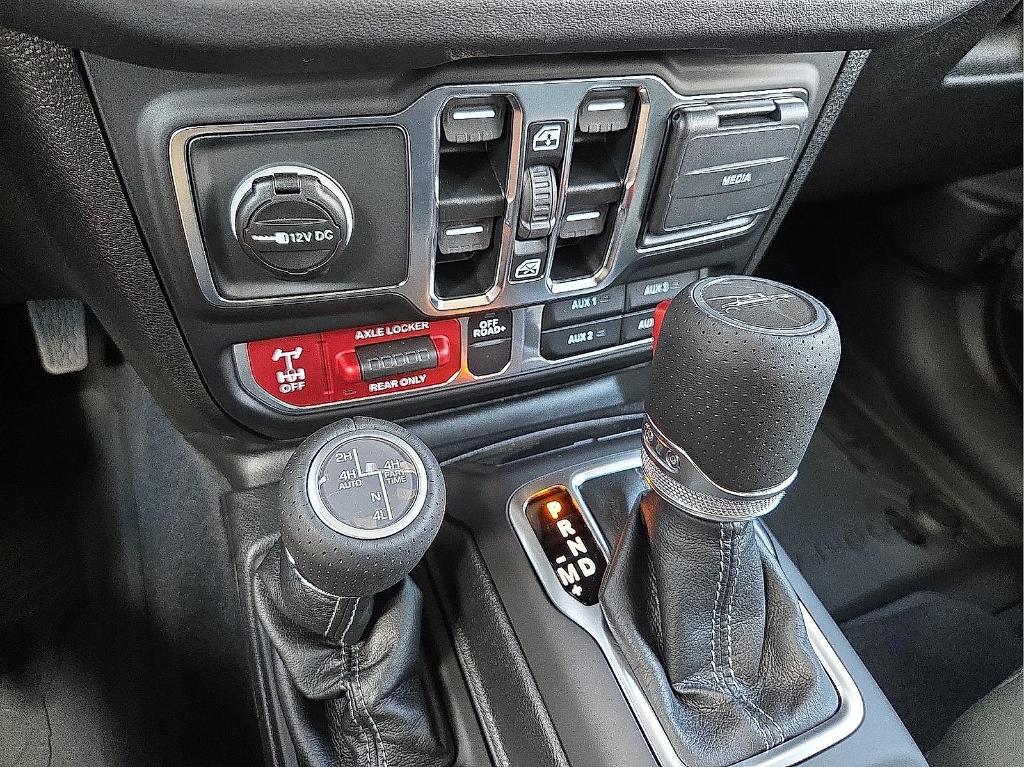 new 2025 Jeep Gladiator car, priced at $51,974