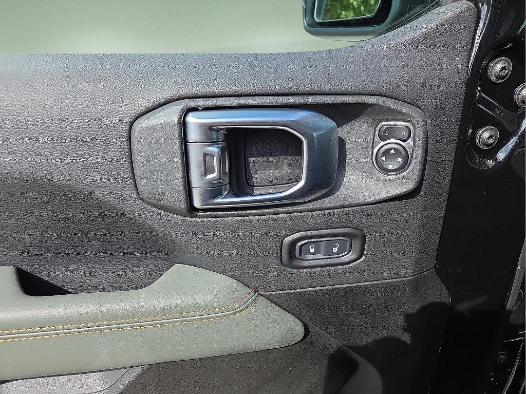 new 2025 Jeep Gladiator car, priced at $51,974