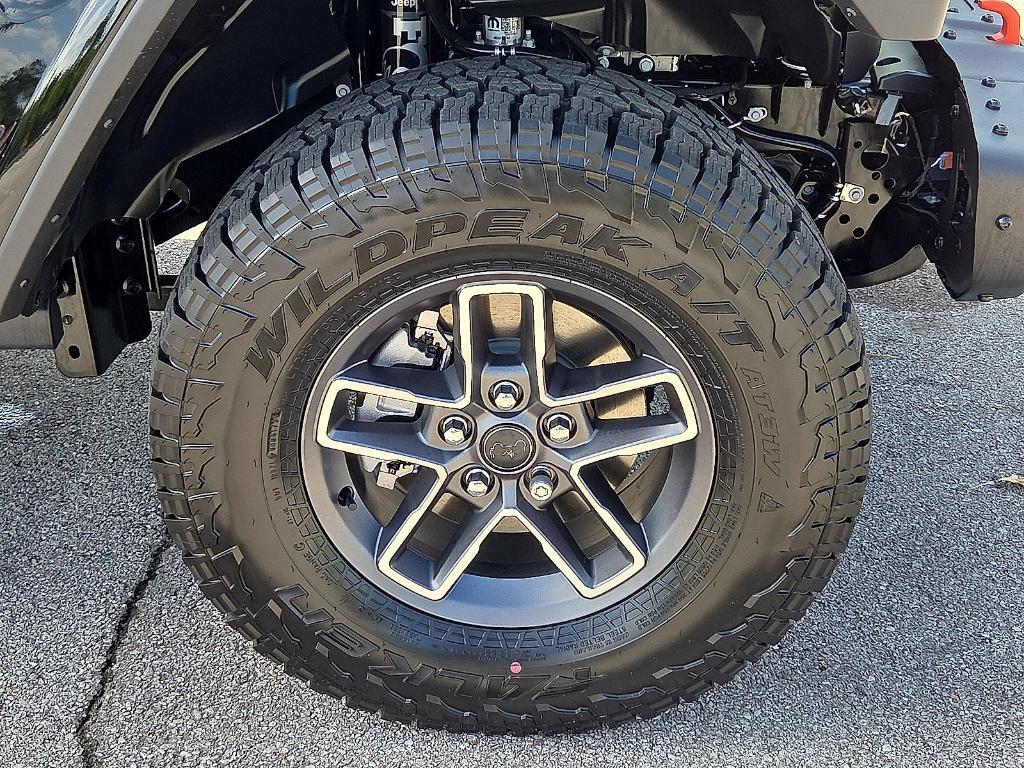 new 2025 Jeep Gladiator car, priced at $51,974