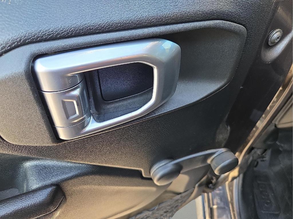 used 2021 Jeep Gladiator car, priced at $24,325