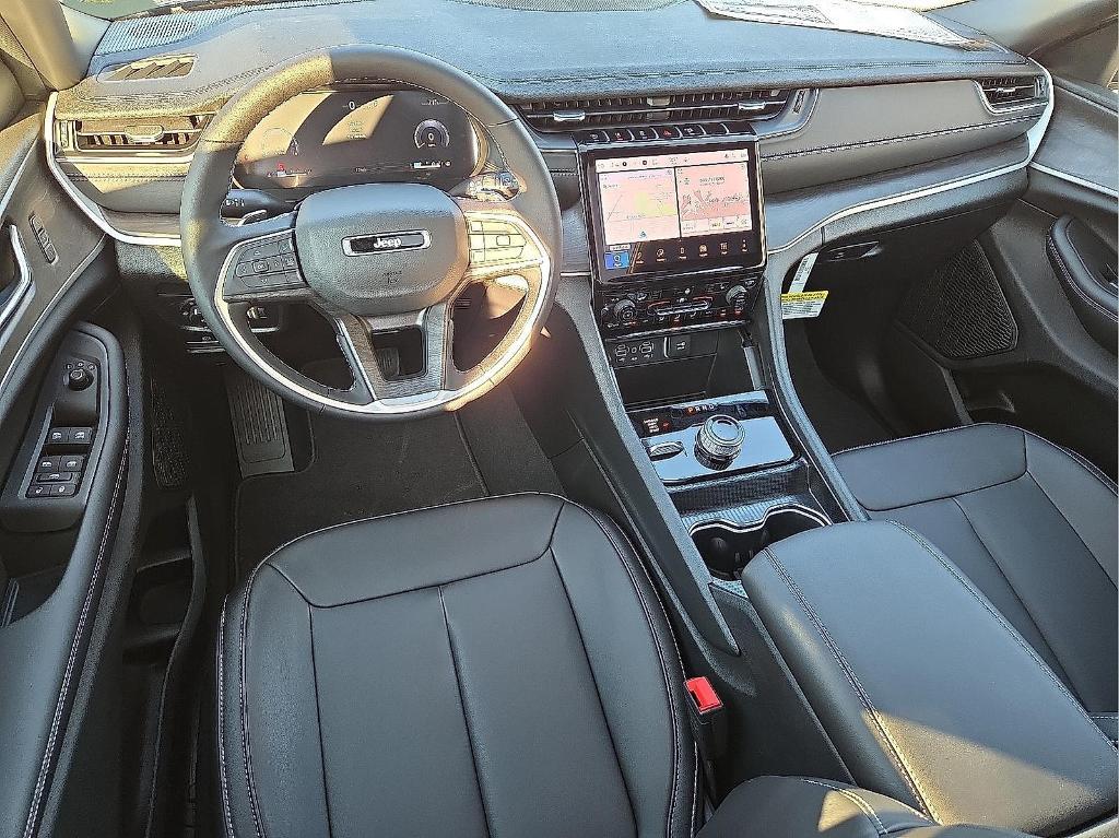new 2025 Jeep Grand Cherokee car, priced at $46,090