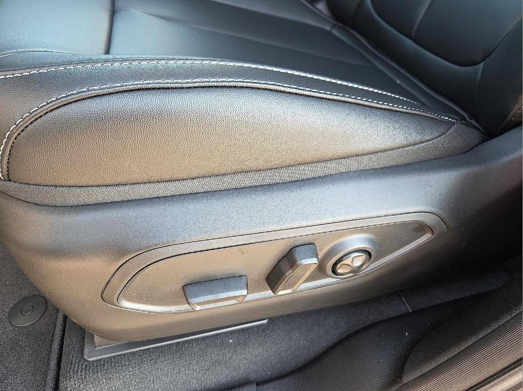new 2025 Jeep Grand Cherokee car, priced at $46,090
