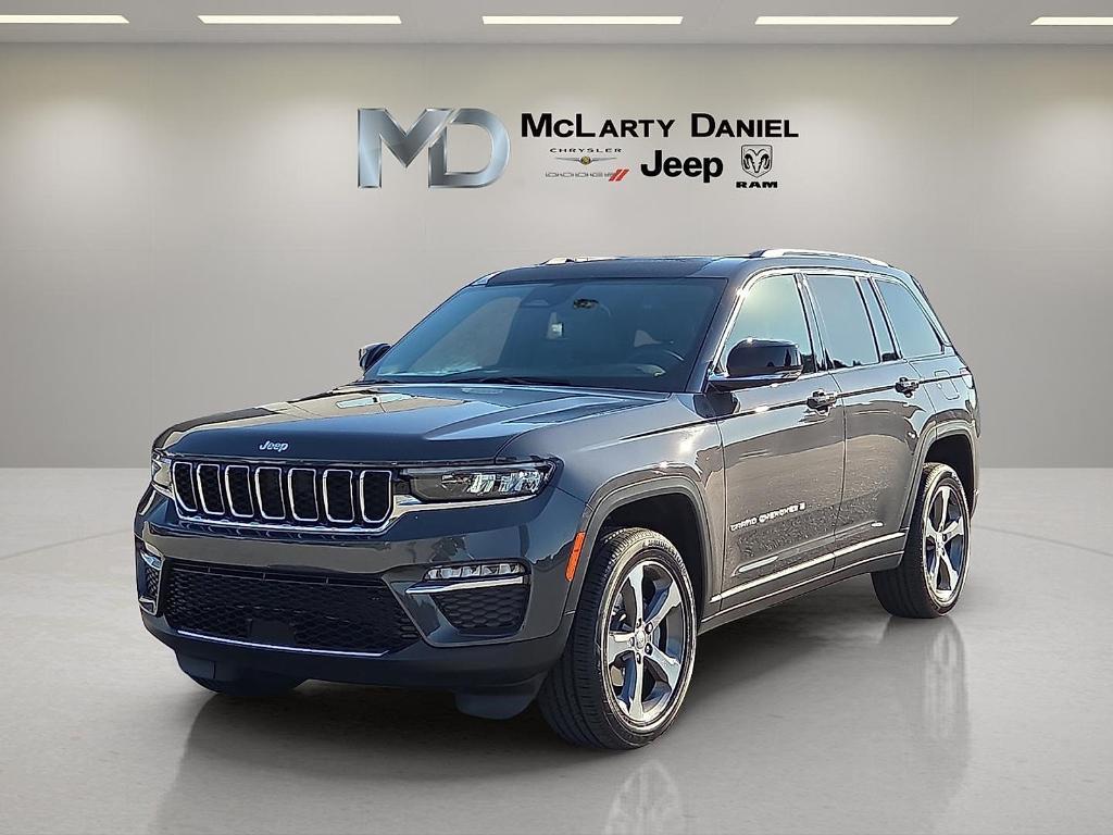 new 2025 Jeep Grand Cherokee car, priced at $46,090