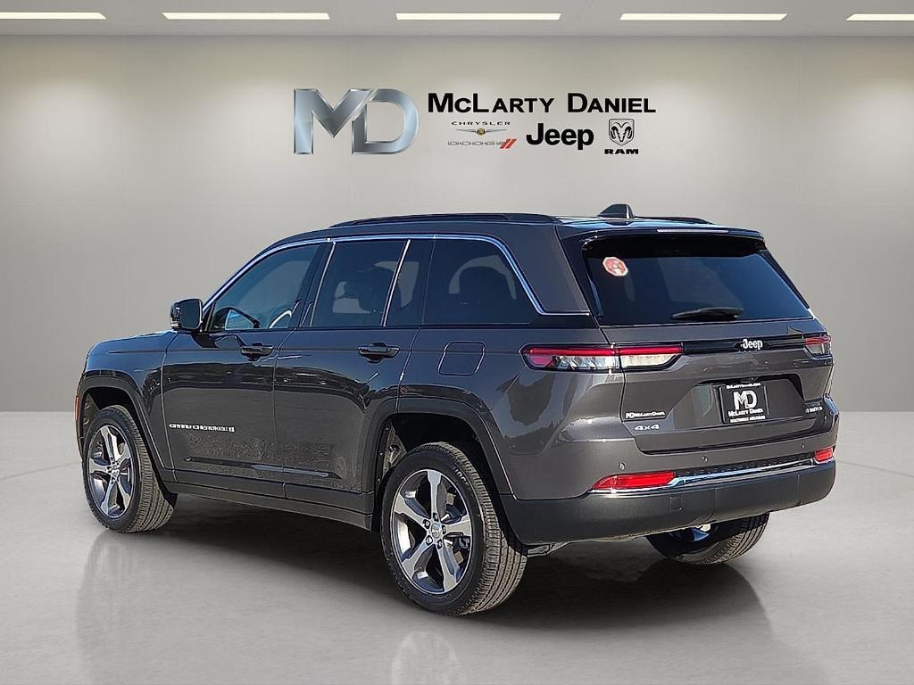 new 2025 Jeep Grand Cherokee car, priced at $46,090