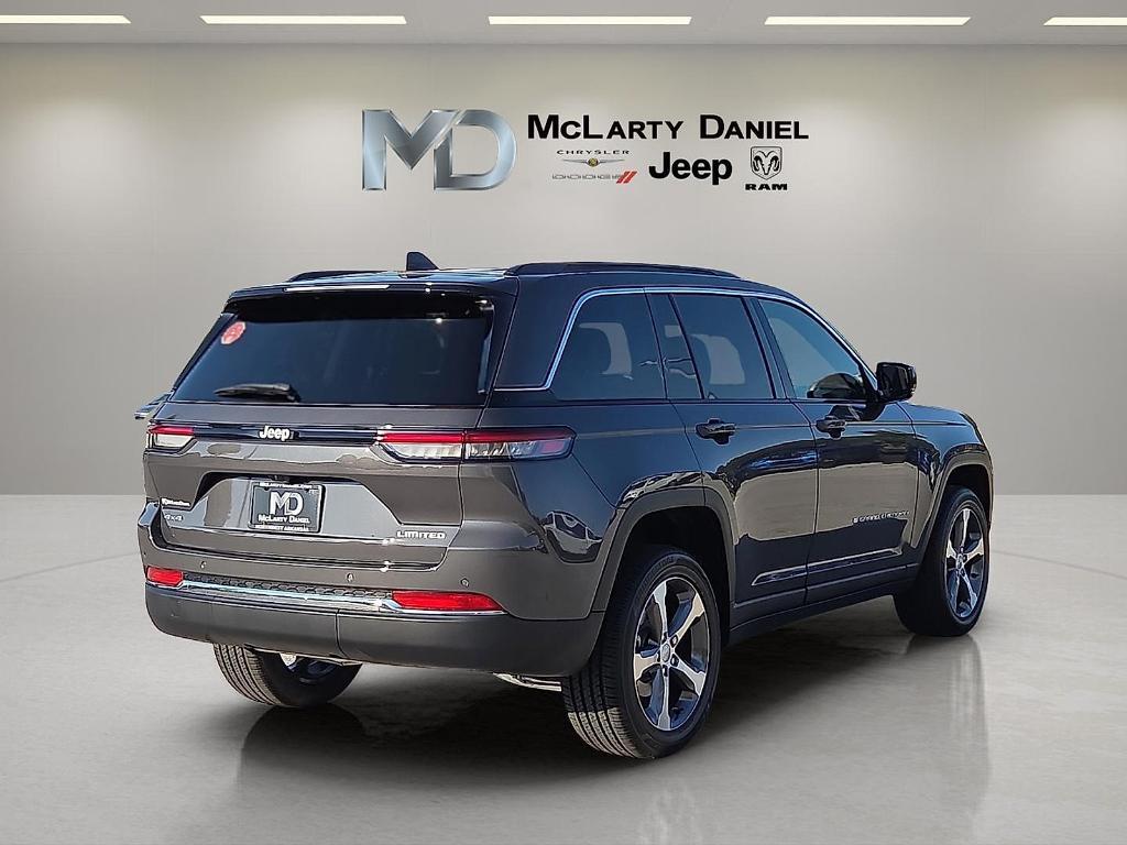new 2025 Jeep Grand Cherokee car, priced at $46,090