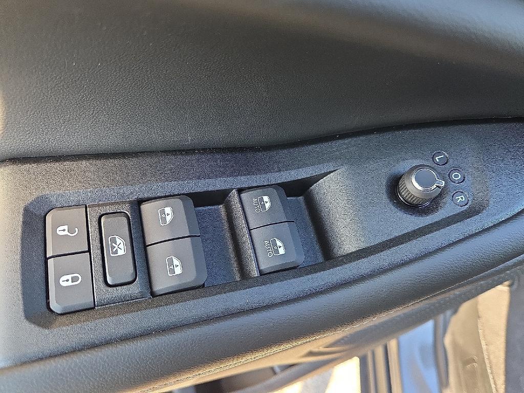 new 2025 Jeep Grand Cherokee car, priced at $46,090