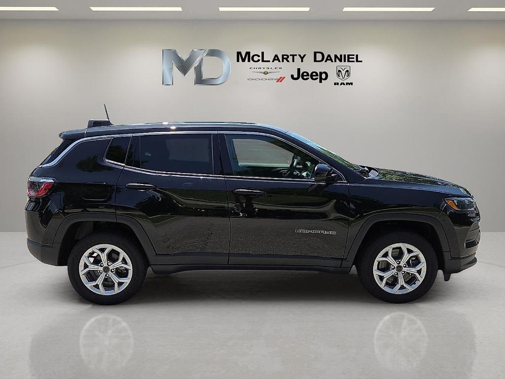 new 2025 Jeep Compass car, priced at $25,592